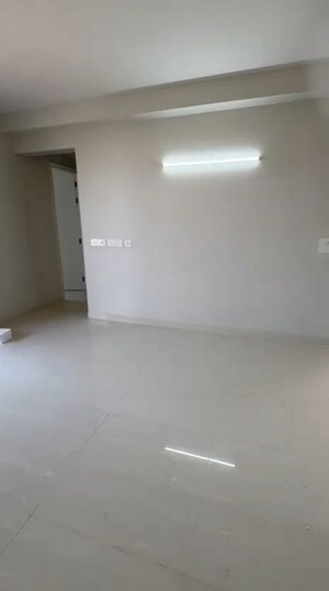 Room in 3 BHK Apartment at Eldeco Live By The Greens, Sector 150 – for Rent