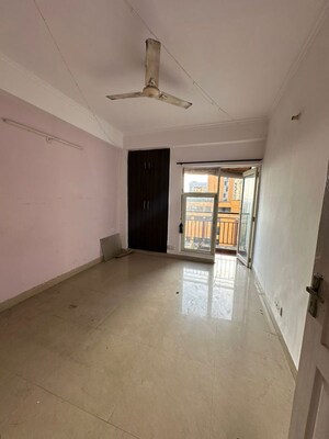 Room in 3 BHK Apartment at Aims Golf City, Sector 75 – for Rent
