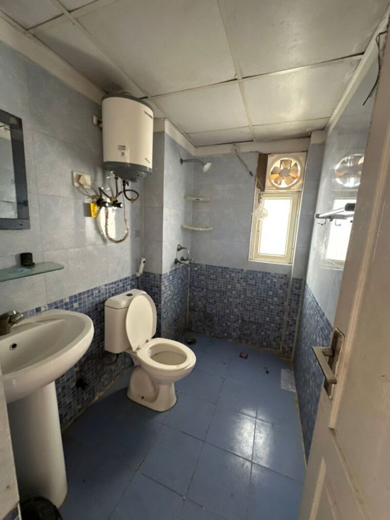 Bathroom, aims-golf-city 3 Bedroom 1350 Sq.Ft. Apartment In Sector 75 Noida 10261050