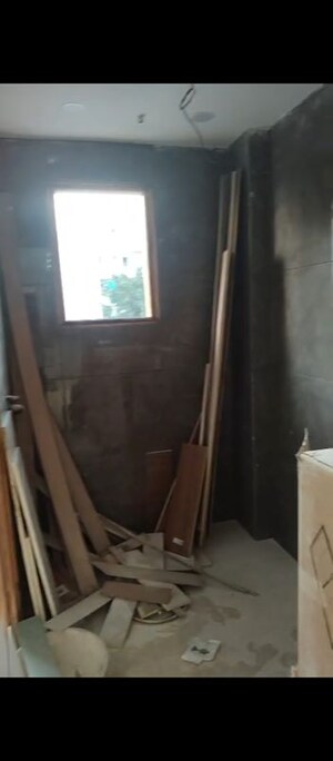 Furnished Amenities in 3 BHK Builder Floor at BPTP District, Sector 81 – for Sale