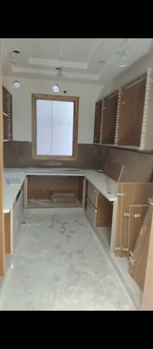Kitchen in 3 BHK Builder Floor at BPTP District, Sector 81 – for Sale