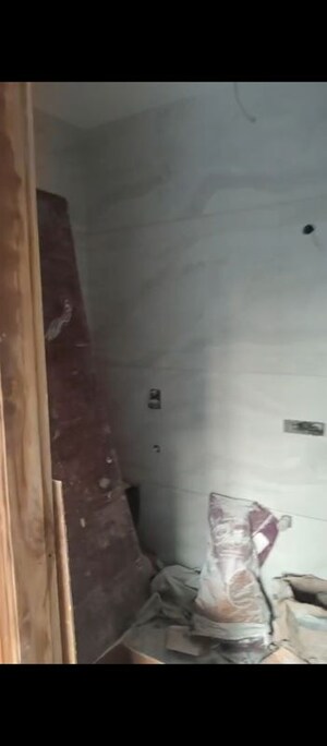 Bathroom in 3 BHK Builder Floor at BPTP District, Sector 81 – for Sale