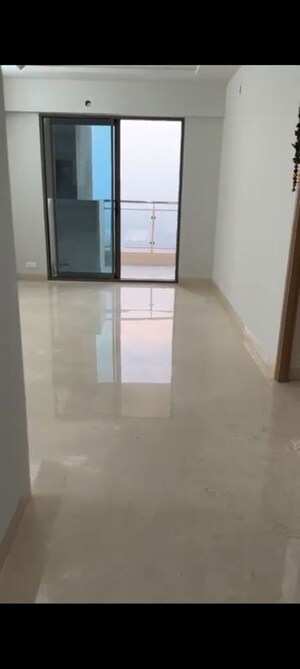 Room in 3 BHK Apartment at SKA Orion, Sector 143b – for Sale