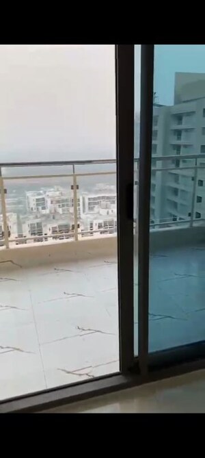 Room in 3 BHK Apartment at SKA Orion, Sector 143b – for Sale