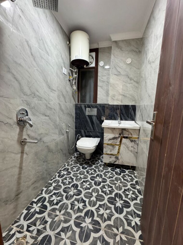 Bathroom, chattarpur 2 Bedroom 1000 Sq.Ft. Builder Floor In Chattarpur Delhi 10261160