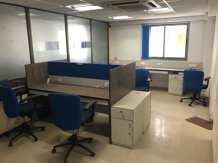 Team Area, abhijyot-square Commercial Office Space 1005 Sq.Ft. In Makarba Ahmedabad 10261200