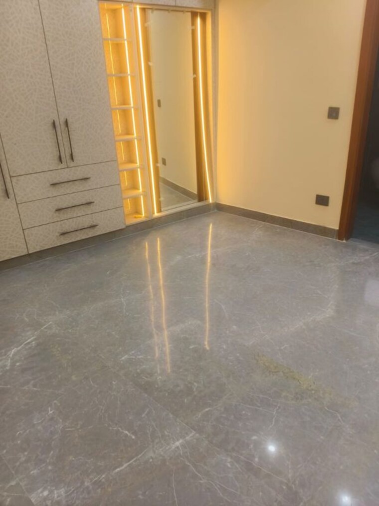 Room, chittaranjan park 3 Bedroom 1800 Sq.Ft. Builder Floor In Chittaranjan Park Delhi 10261301