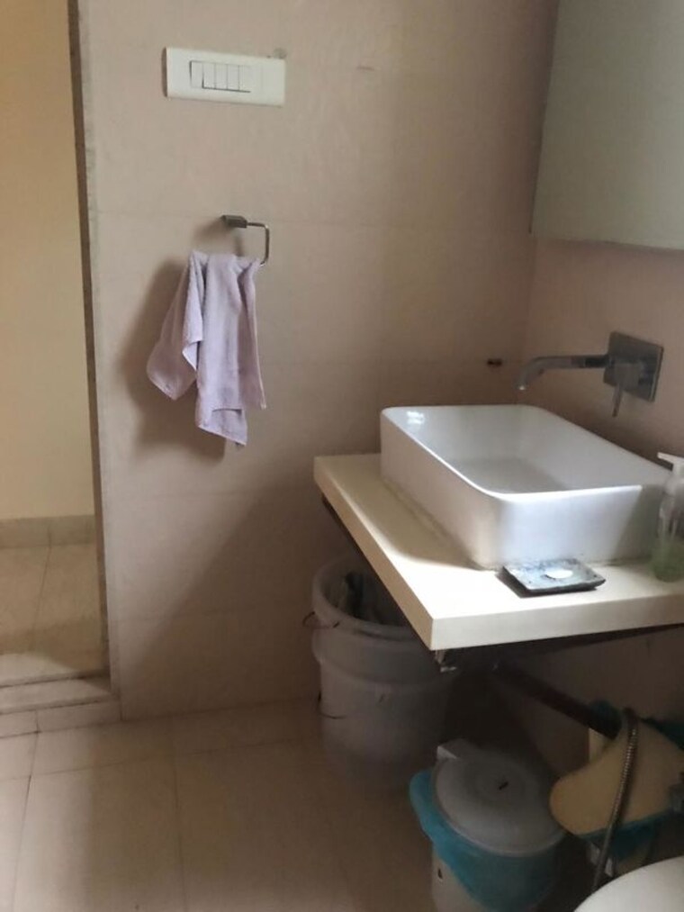 Bathroom, hill-top-chs 3 Bedroom 1180 Sq.Ft. Apartment In Pali Hill Mumbai 10261294