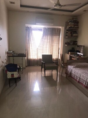 Living Room in 3 BHK Apartment at Hill Top CHS, Pali Hill – for Rent