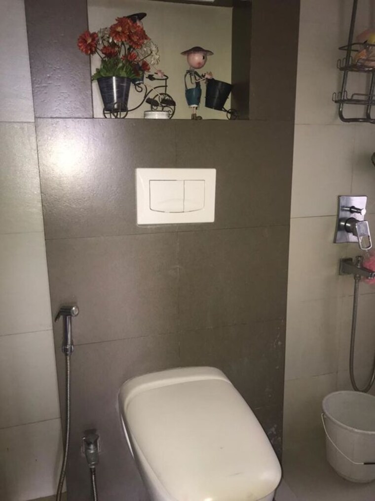 Bathroom, hill-top-chs 3 Bedroom 1180 Sq.Ft. Apartment In Pali Hill Mumbai 10261294