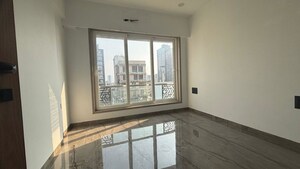 Room in 4 BHK Apartment at USD Finessia, Bandra West – for Rent