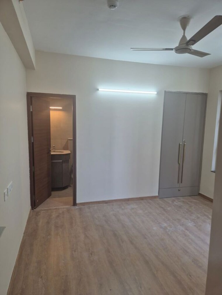 Room, godrej-meridien 3 Bedroom 1855 Sq.Ft. Apartment In Sector 106 Gurgaon 10261401