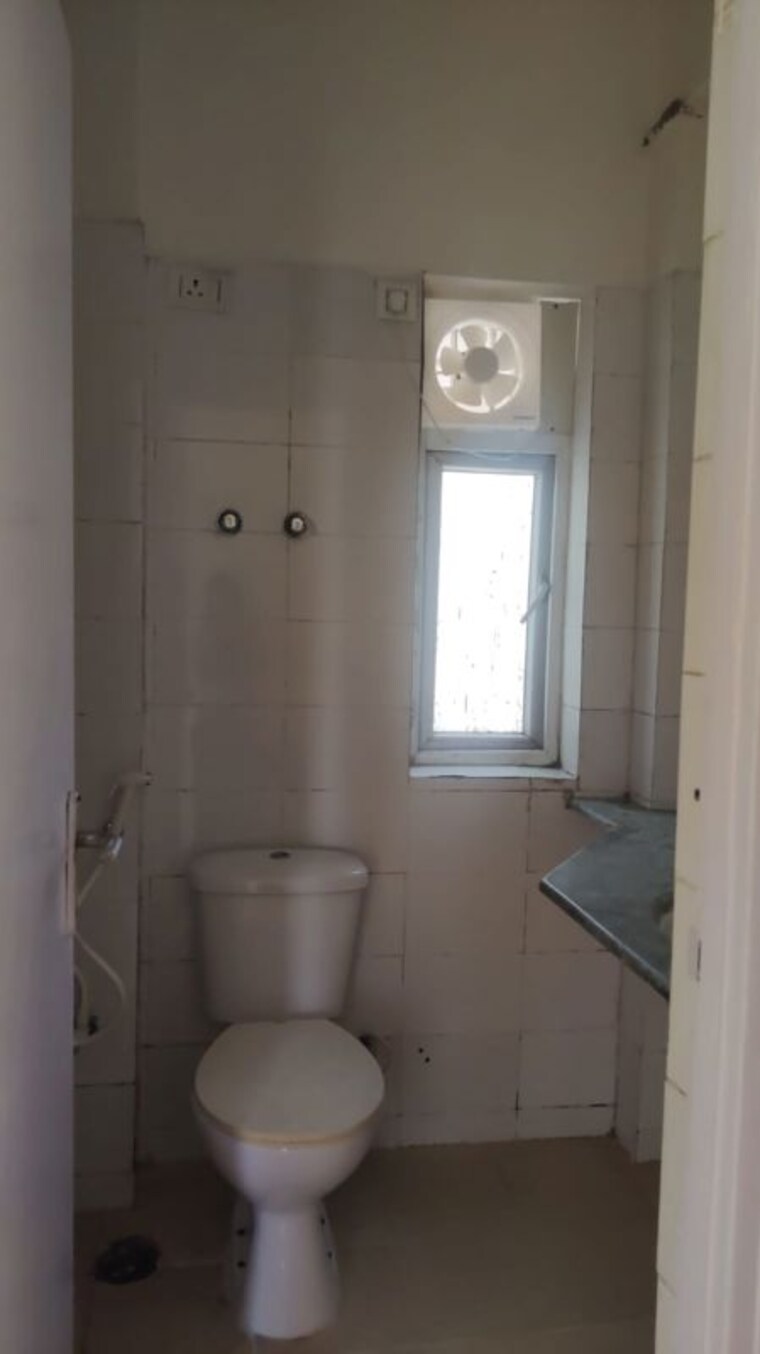 Bathroom, bptp-princess-park 2 Bedroom 1287 Sq.Ft. Apartment In Sector 86 Faridabad 10261373