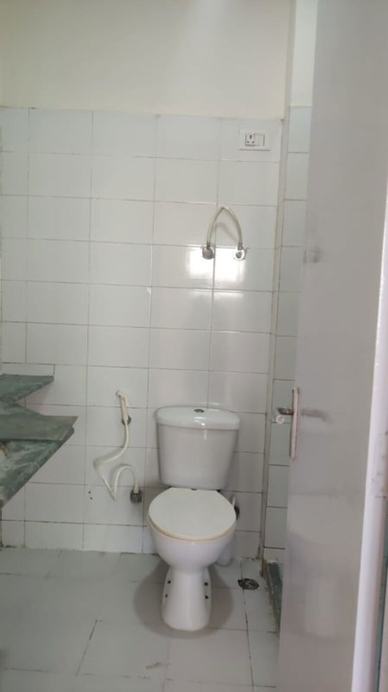 Bathroom, bptp-princess-park 2 Bedroom 1287 Sq.Ft. Apartment In Sector 86 Faridabad 10261373