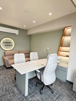 Office Space For Rent in Bodakdev