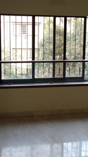 Room in 3 BHK Apartment at Jasani Gyan Ghar, Khar West – for Rent