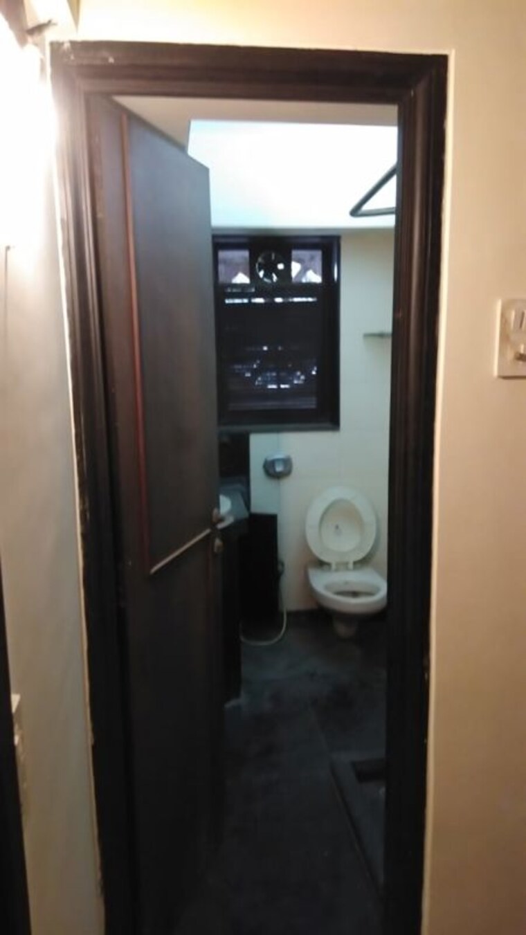 Bathroom, jasani-gyan-ghar 3 Bedroom 2000 Sq.Ft. Apartment In Khar West Mumbai 10261418