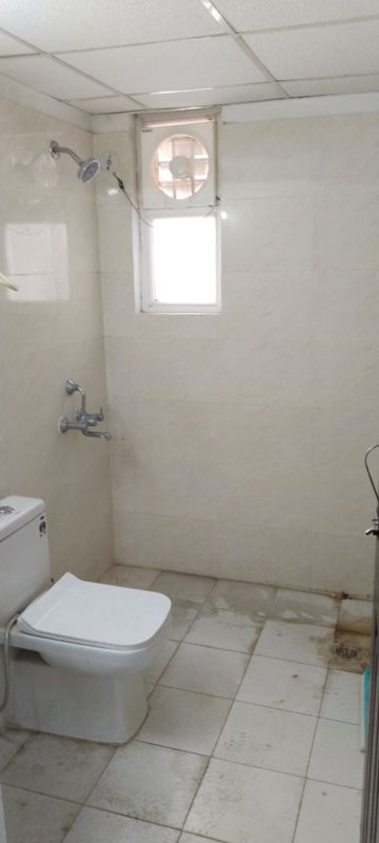 Bathroom, lr-bluemoon-homes 2 Bedroom 1050 Sq.Ft. Apartment In Raj Nagar Extension Ghaziabad 10261459