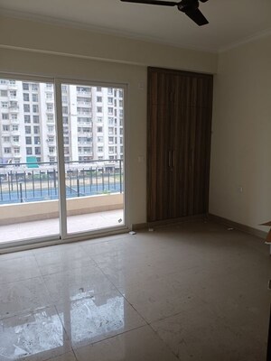 Room in 4 BHK Apartment at Amrapali Crystal Homes, Sector 76 – for Sale