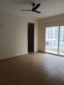 4 BHK + Servant Room Apartment For Sale in Amrapali Crystal Homes
