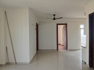 Room in 4 BHK Apartment at Aarza Square 1, Sector 4 Greater Noida – for Rent