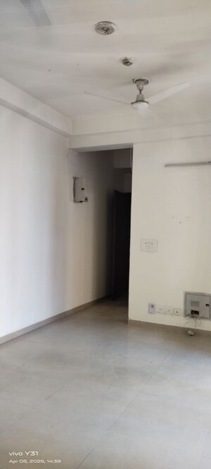 Room in  Apartment at Mahagun My Woods, Sector 16c Greater Noida – for Rent