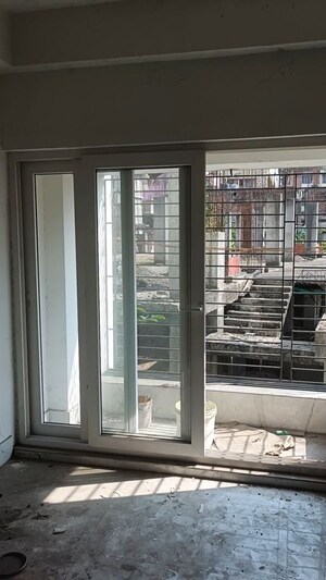 Room in 4 BHK Apartment at Rajbari – for Sale