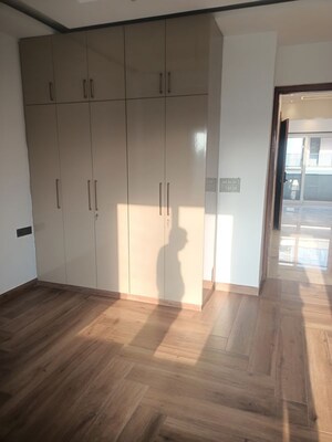 Room in 2.5 BHK Builder Floor at Godrej Retreat, Sector 83 – for Sale