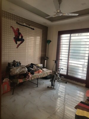 Living Room in 3 BHK Builder Floor at BPTP Parkland, Sector 75 – for Sale