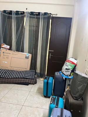 Living Room in 4 BHK Villa at Panchsheel Green Mart, Sector 16 Greater Noida – for Rent