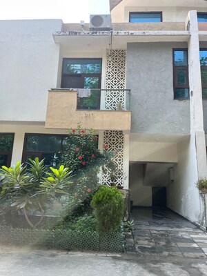 4 BHK Villa For Rent in Panchsheel Green Mart, Sector 16 Greater Noida