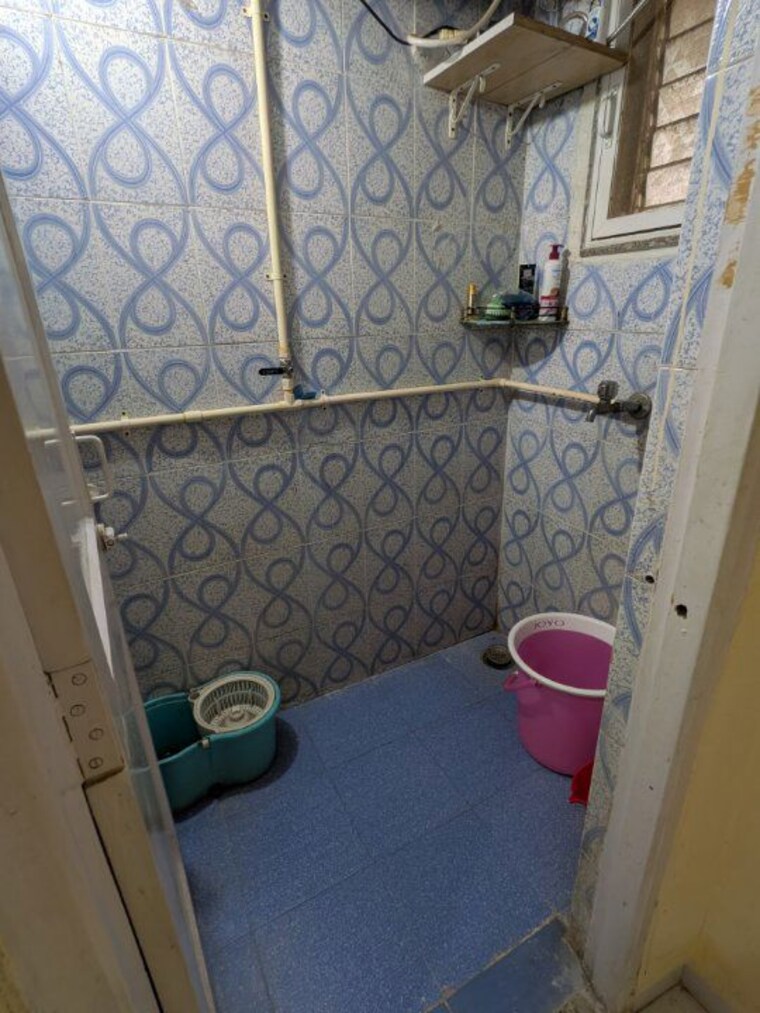 Bathroom, chatrapati-shivaji-raje-complex 1 RK 225 Sq.Ft. Apartment In Kandivali West Mumbai 10146347
