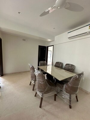 Team Area in 2 BHK Apartment at L Nagpal NN Tower, Khar West – for Rent