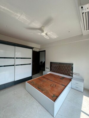 Bedroom in 2 BHK Apartment at L Nagpal NN Tower, Khar West – for Rent