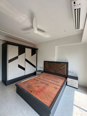 Bedroom in 2 BHK Apartment at L Nagpal NN Tower, Khar West – for Rent