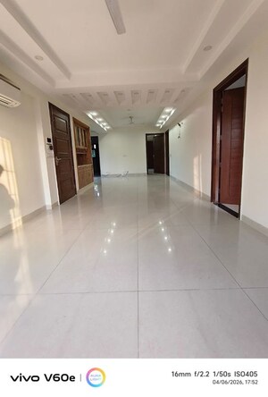 Building Lobby in 3 BHK Builder Floor at Jal Vihar Colony, Sector 46 – for Rent