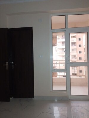 Room in 2 BHK Apartment at Supertech Eco Village II, Sector 16b Greater Noida – for Rent