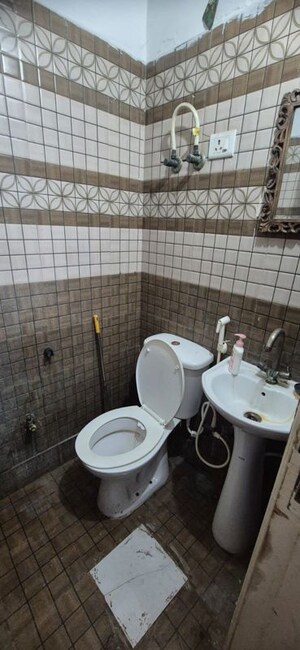 Master Bedroom in 2 BHK Builder Floor at ABCZ East Sapphire, Sector 45 – for Rent