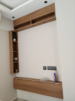 Furnished Amenities in 2.5 BHK Builder Floor at Smart World Orchard, Sector 61 – for Rent