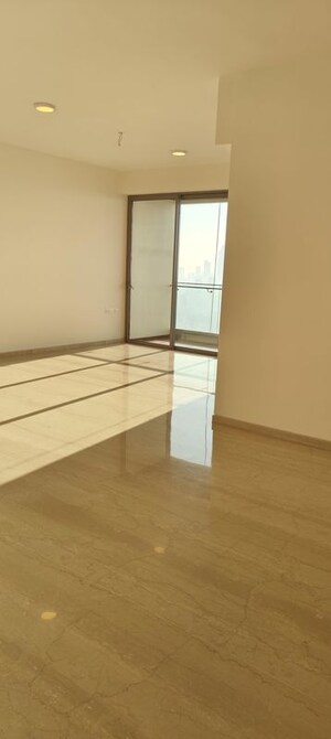 Room in 3 BHK Apartment at Piramal Mahalaxmi, Mahalaxmi – for Sale