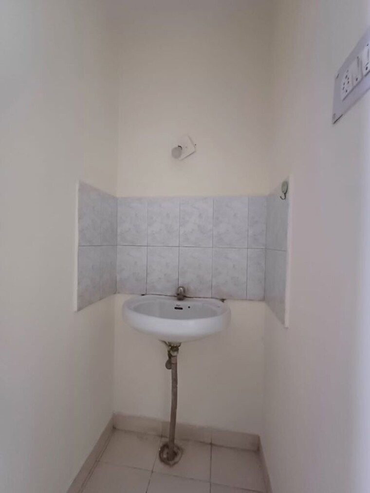 Bathroom, patil-raghukul-nagari-chs 2 Bedroom 950 Sq.Ft. Apartment In Bopodi Pune 10262166