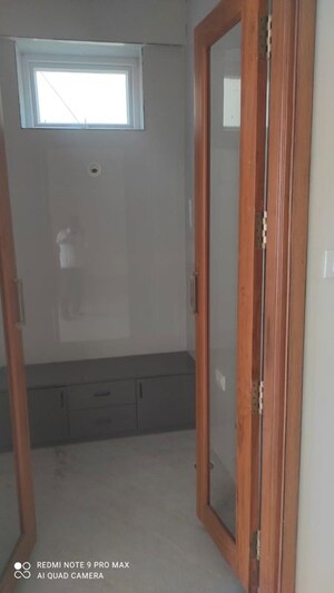 Furnished Amenities in 3 BHK Apartment at Jubilee Hills – for Rent