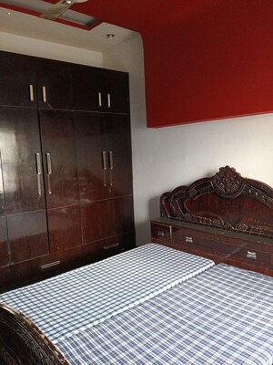 Room in 2 BHK Independent House at Sector 14 – for Rent
