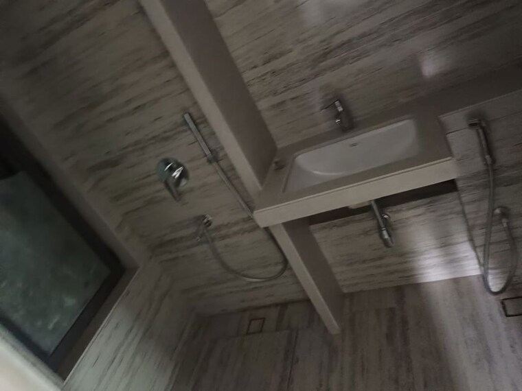 Bathroom, rustomjee-paramount 2 Bedroom 888 Sq.Ft. Apartment In Khar West Mumbai 10262254