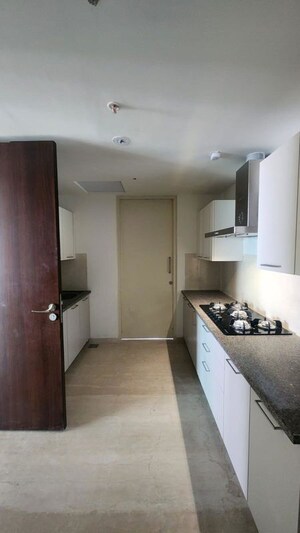 Building Lobby in 4 BHK Apartment at Lokhandwala Minerva Mahalaxmi, Mahalaxmi – for Rent
