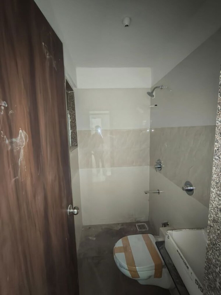 Bathroom, sushanku-avenue-36 1 Bedroom 410 Sq.Ft. Apartment In Goregaon West Mumbai 10262290