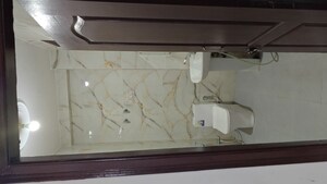 Furnished Amenities in 3 BHK Builder Floor at Maidan Garhi – for Rent