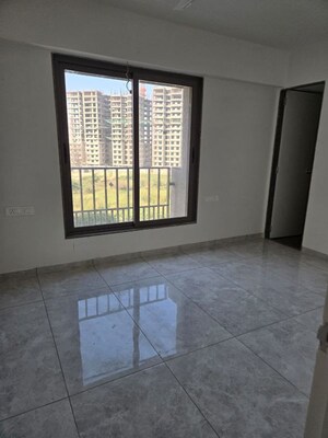 Room in 3 BHK Apartment at Sukirti 54, Shela – for Rent
