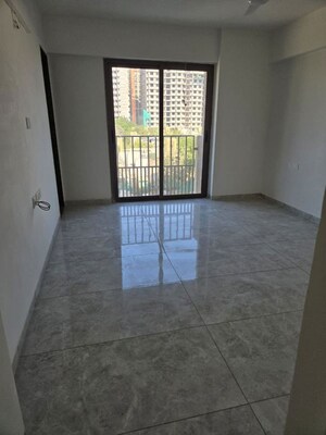 Room in 3 BHK Apartment at Sukirti 54, Shela – for Rent