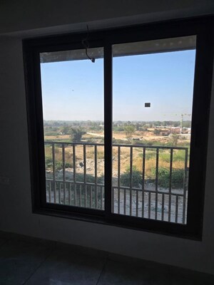 Room in 3 BHK Apartment at Sukirti 54, Shela – for Rent